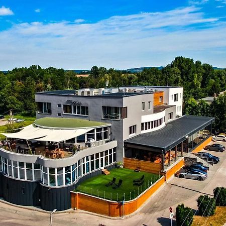 Hotel Kristaly Konferencia & Wellness Ajka Exterior foto